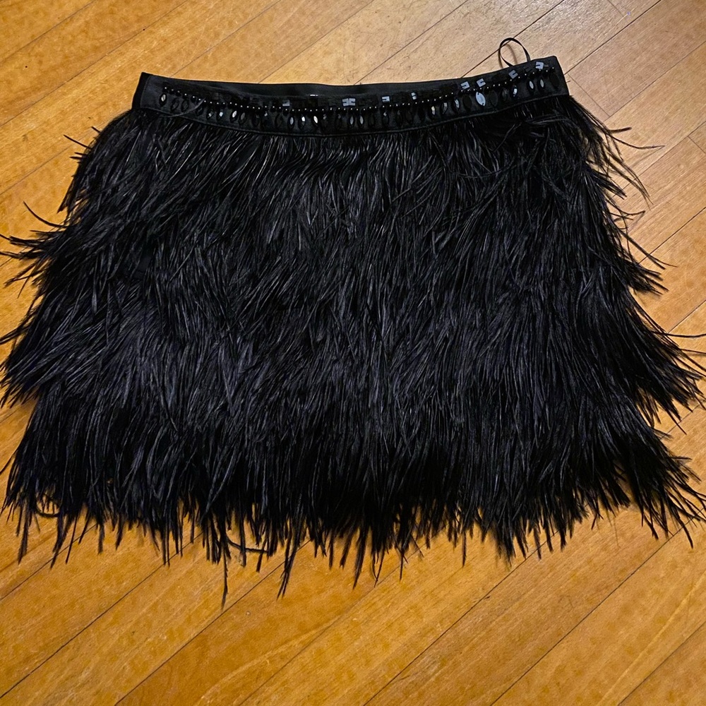 Black express feather skirt